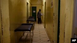 Empty hospital beds inside the Yalgado Hospital during a strike by health workers in Ouagadougou, Burkina Faso, Nov. 24, 2016.