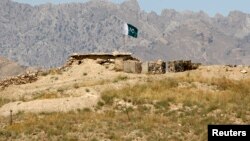  دامنيتي سرچينو ترمخه تندلارو دبنو په دريابه سيمه کې په خادم امنيتي پوسته بريد کړى 