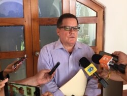 El presidente del Consejo Superior de la Empresa Privada (COSEP) de Nicaragua, denunció ante la prensa los impuestos que el gobierno ha establecido a equipo e insumos médicos que sirven para el combate al coronavirus.