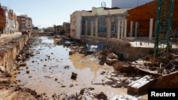 Vista general del Barranco del Poyo, cubierto de escombros y lodos, en la localidad de Catarroja, Valencia, España, el 11 de noviembre de 2024. (REUTERS/Eva Manez)