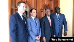 Reprezantan Pèmanan Etazini nan OEA, Anbasadè,Carlos Trujillio, ak Gonzalo Konke, chèf pèsonèl Sekretè Jeneral OEA Luis Almagro, Preszidan Jovenel Moise ak minis afè etranjè Ayitti Bocchit Edmond