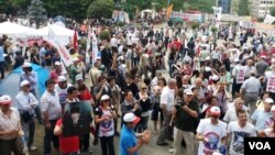 Protes anti pemerintah berlanjut di taman Gezi, Lapangan Taksim, Istanbul, Turki, Kamis (6/6). 