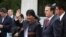 Archivo- El presidente de Bolivia, Evo Morales, en la foto durante una visita a México en 2010, solicitó asilo en ese país y le fue concedido por razones humanitarias, informó el canciller mexicano Marcelo Ebrard.