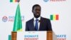 Presidente eleito do Senegal, Bassirou Diomaye Faye, durante uma conferência de imprensa em Dakar.