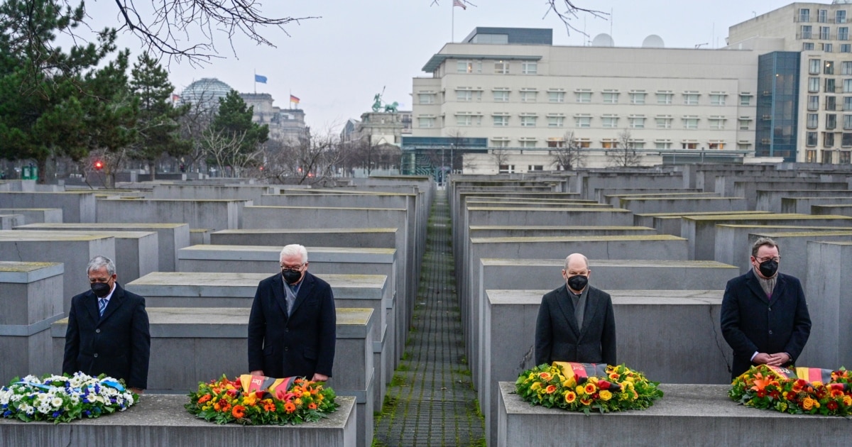 Holocaust Memorial Day 2022