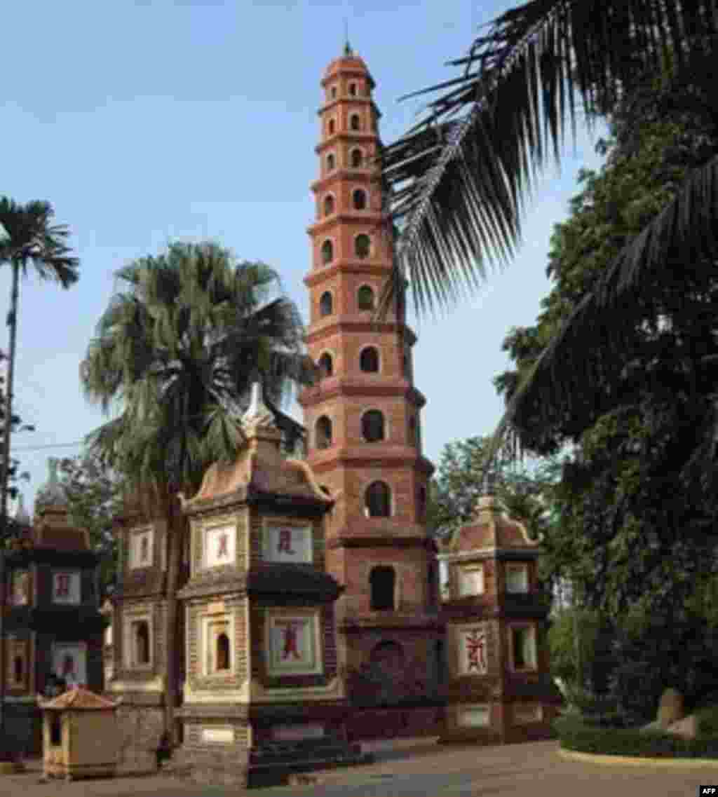 Pagoda of Tran Quoc Temple in Hanoi