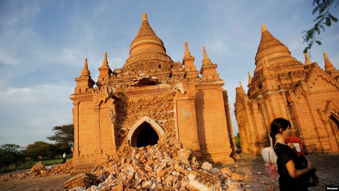Một ngôi chùa bị hư hại sau trận động đất ở Bagan, Myanmar, 25/8/2016. 
