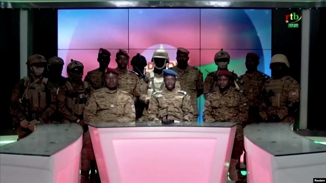 Capitaine Sidsore Kader Ouedraogo, avugira umuhari Mouvement Patriotique pour la sauvegarde et la Restauration, atangaza ko igisirikare cafashe ubutegetsi 