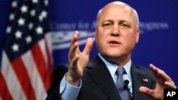 Mitch Landrieu, penasihat Gedung Putih yang mengawasi belanja infrastruktur 