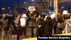 تجمع خانواده‌های محکوم به اعدام مقابل زندان قزل‌‌حصار کرج