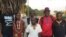 Franck Nzila Malembe, le coordonnateur national du mouvement Ras-le-bol, Luce Bénédicte Gangoue et de Dady Nsayi à leur sortie de prison avec leurs autres camarades, à Brazzaville, 5 juin 2018 (Twitter/Mouvement Ras-le-bol Congo)