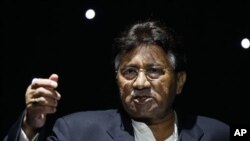 Pervez Musharraf, the former President of Pakistan, talks during a public rally of his new political party, the "All Pakistan Muslim League" in Birmingham, England, 2 Oct 2010 (file photo)