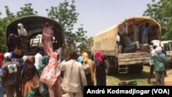 Un afflux massif de personnes en provenance de la République du Niger est signalé depuis la fin de la semaine dernière, dans la région du Lac, située dans l’ouest du Tchad, 15 juillet 2017. (VOA/André Kodmadjingar)