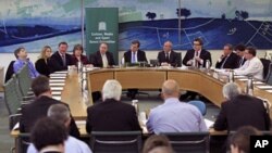 英国议员5月1接受媒体访问