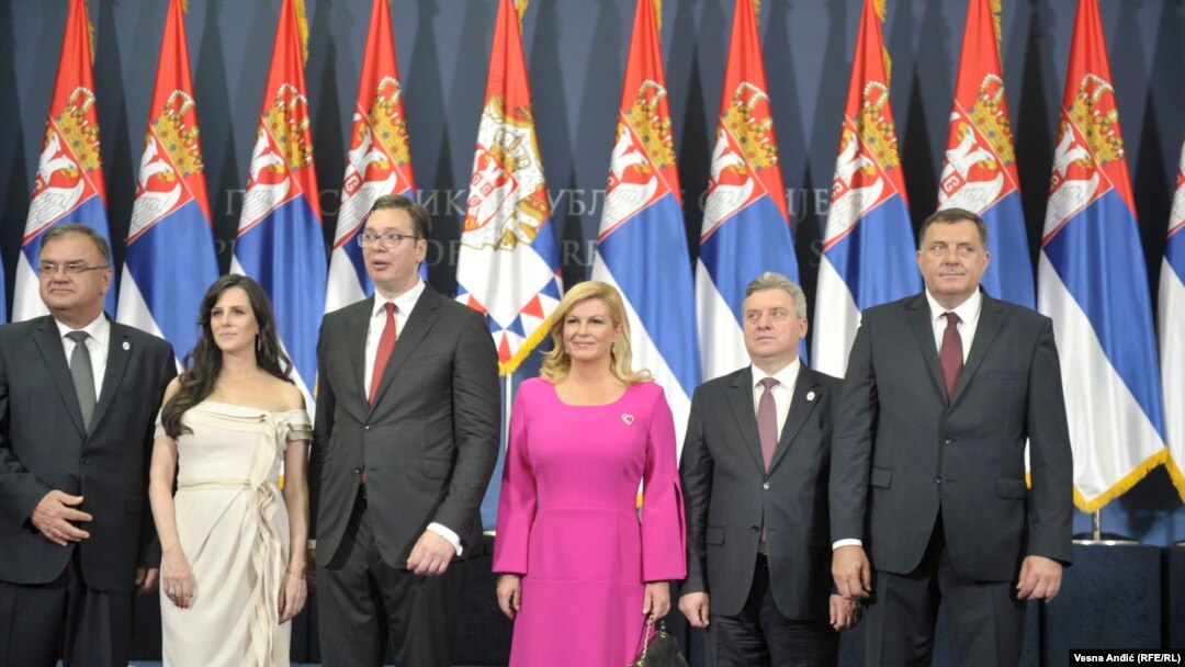 Mladen Ivanić, Tamara i Aleksandar Vučić, Kolinda Grabar Kitarović, Đorđe Ivanov i Milorad Dodik na prijemu u Palati Srbija (foto RFE)