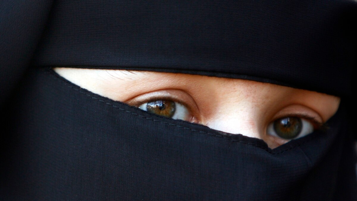 Dutch Headwear Ban Sparks Vigilantism Fears