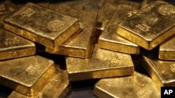 Un camión blindado que llevaba $4.8 millones en oro fue asaltado el domingo en Carolina del Norte.