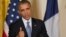 El presidente Barack Obama gesticula durante la conferencia de prensa conjunta con Francois Hollande.