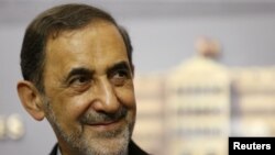 Ali Akbar Velayati, penasihat utama Pemimpin Tertinggi Iran Ayatollah Ali Khamenei di istana pemerintah di Beirut, 18 Mei 2015. (Foto: dok).