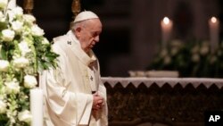 El papa Francisco ha destituido al sacerdote argentino Roberto Juan Yannuzzi, fundador de una orden sacerdotal argentina por faltas de conducta sexual y abuso de poder.