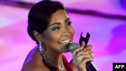 La chanteuse égyptienne Sherine Abdel Wahab au Festival international au Théâtre romain de Carthage le 28 juillet 2017.