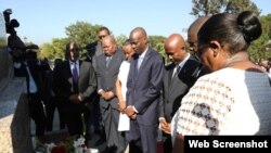 Prezidan Jovenel Moise ak manm pouvwa lejislatif e jidisyè a sou Channmas nan okazyon selebrasyon 216 zan endepandans peyi Dayiti