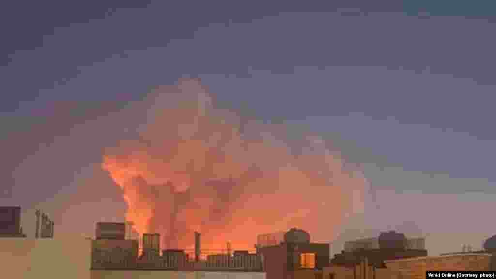 تصاویر مربوط به انفجار انبارهای مهمات در اطراف شهر اصفهان در بامداد سه‌شنبه ۱۱ فروردین