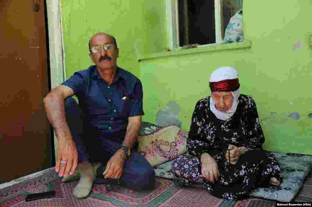 Şahe Tayurak ve oğlu Cemal Tayurak birlikte yaşıyor