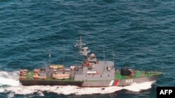 Tàu tuần tra vùng bờ biển Svetlyak PSKR-915 Nevel của Nga