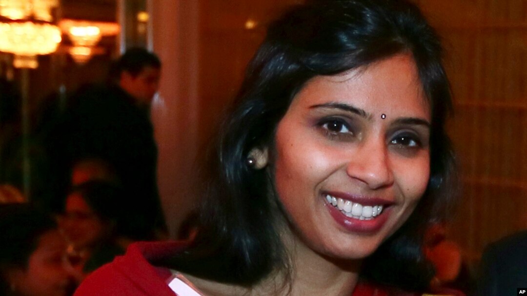 Diplomat India Devyani Khobragade, meninggalkan AS Kamis malam (9/1), setelah India menolak permohonan AS untuk menarik kekebalan diplomatiknya terkait kasus penipuan visa (Foto: dok).