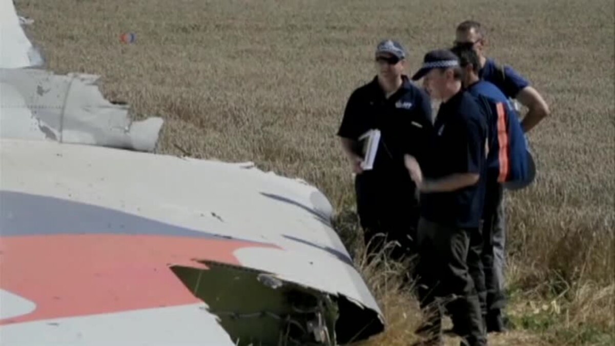 Investigators Finally Reach Mh17 Crash Site