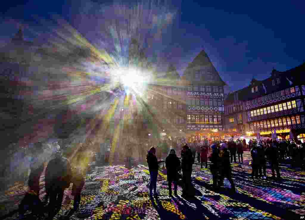 برگزاری فستیوال نور که لومیناله نام دارد هر دوسال یکبار در فرانکفورت آلمان برگزار می&zwnj;شود.