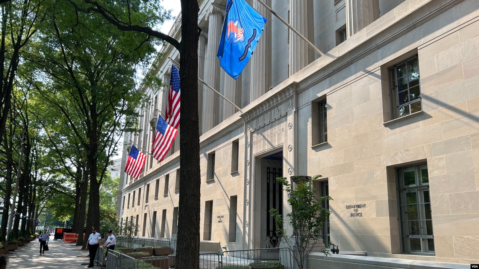 一名在中国官媒做记者的美国公民因充当中国政府代理人被判两年监禁