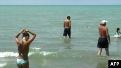 Qindra mijëra shtetas të Maqedonisë kalojnë pushimet në Shqipëri