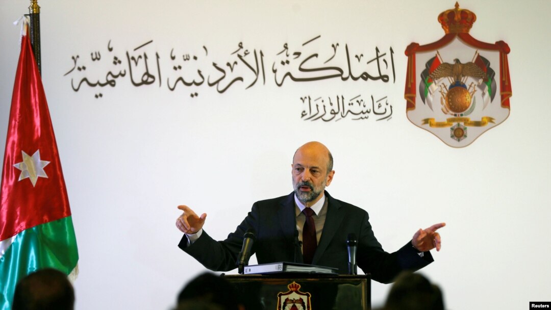 Perdana Menteri Yordania, Omar al-Razzaz dalam konferensi pers di Amman, 9 April 2019. (Foto: dok). 