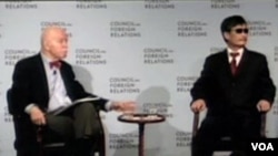 陈光诚在孔杰荣教授陪同下在纽约的外交关系协会与外界交谈/Chen Guangcheng and Prof. Kong