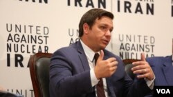 Ron DeSantis, republicano por Florida, también respalda el llamado de renuncia al fiscal especial Robert Mueller que investiga la interferencia rusa en las elecciones presidenciales de 2016 y la presunta colaboración con la campaña de Donald Trump.