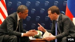 Los presidentes Obama y Medvedev dialogaron sobre las relaciones bilaterales entre Estados Unidos y Rusia.