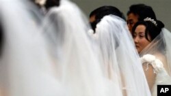 지난 2005년 3월 한국 서울에서 열렸던 탈북자 5쌍의 합동 결혼식. (자료사진)
