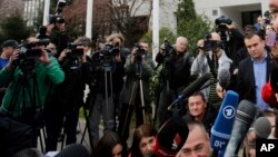 Premijer Srbije Aleksandar Vučić obraća se medijima (arhivski snimak)