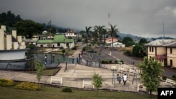 Une vue du monument du Cinquantenaire de l'Indépendance et de la Réunification à Buea, dans la région du sud-ouest du Cameroun, le 27 avril 2018.