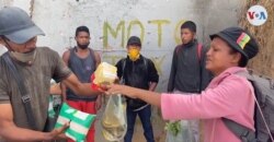 [Venezolanos usan el trueque a falta de otros recursos para obtener productos básicos. [Foto: Captura de pantalla de Video de  Adriana Núñez Rabascall]