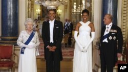 Le président Barack Obama, la première Michelle Obama, la reine Elizabeth II et le prince Philip à Buckingham Palace