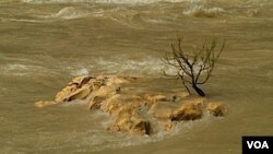 Según el Servicio Meteorológico Nacional, las lluvias continuarán por lo menos durante el miércoles en las tres provincias argentinas más afectadas.