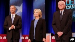 Các ứng viên tổng thống của Đảng Dân chủ (từ trái): Martin O'Malley, Hillary Clinton và Bernie Sanders tại Charleston, South Carolina, ngày 17/1/2016.