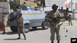 پیښور کې بمې چاؤدنه په داسې وخت کې شوې ده چې حکومتي چارواکې وئیلې د محرم د پاره يي امنتي گامونه سخت کړې دي