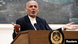 Presiden Afghanistan Ashraf Ghani berbicara dalam konferensi pers di Kabul. 