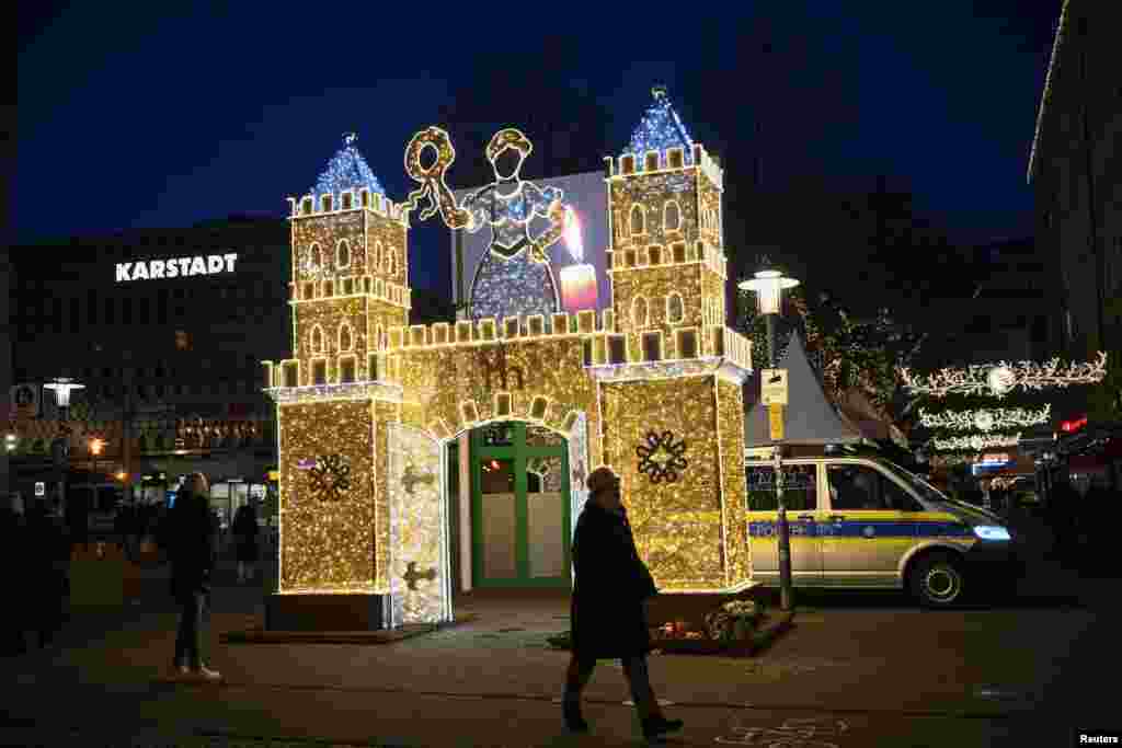 El ataque del viernes ocurrió ocho años después de que un extremista islámico condujera un camión hacia un concurrido mercado navideño en Berlín, matando a 13 personas e hiriendo a muchas otras.