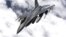Винищувач НАТО F-16 під час тренувань. 
