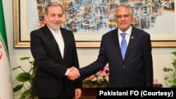 Pakistani Foreign Minister Ishaq Dar, right, hosted delegation-level talks with his Iranian counterpart, Abbas Araghchi, in Islamabad on Nov. 5, 2024. (Courtesy Pakistani FO)